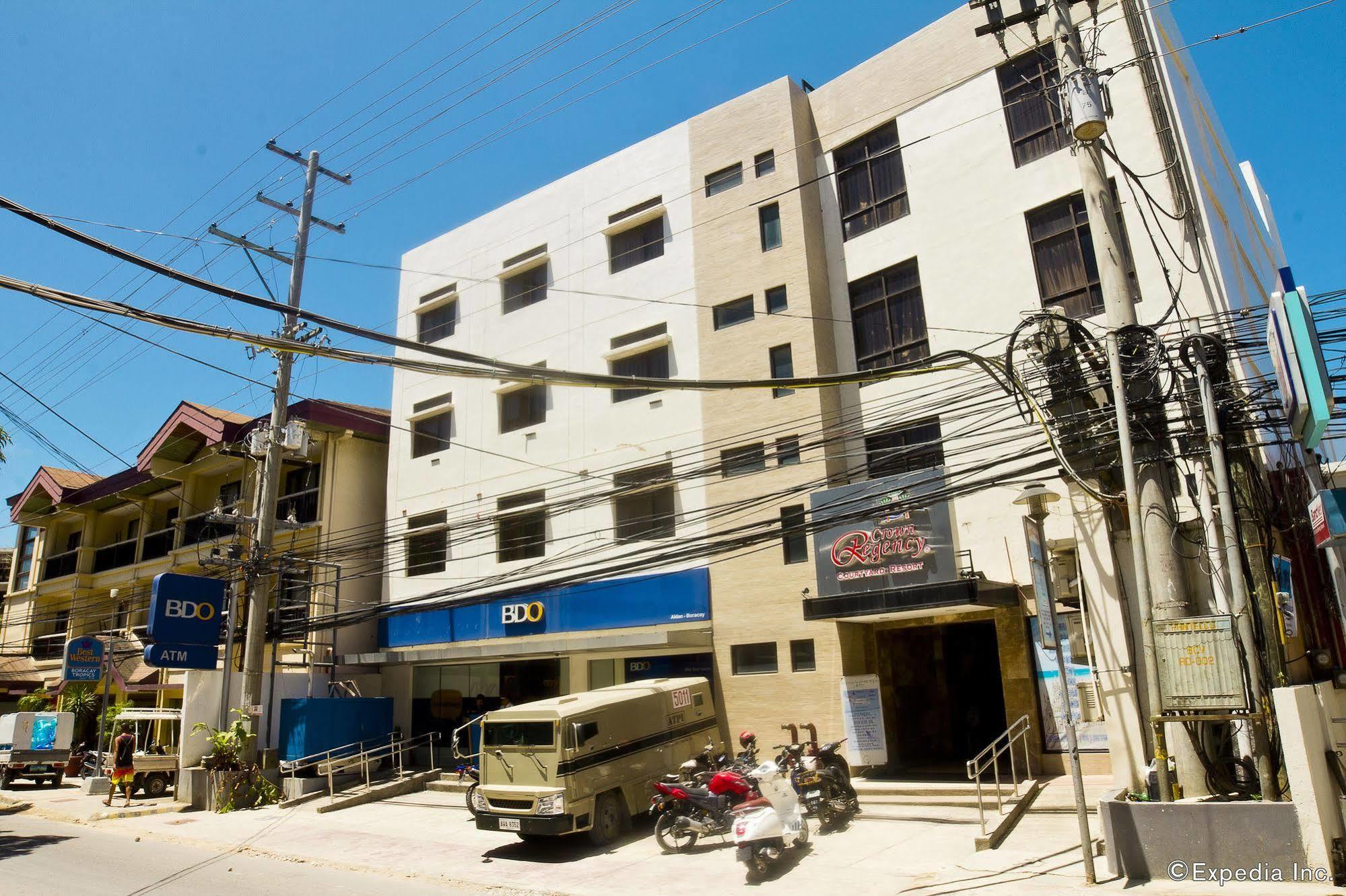 Crown Regency Courtyard Resort Balabag  Exterior foto